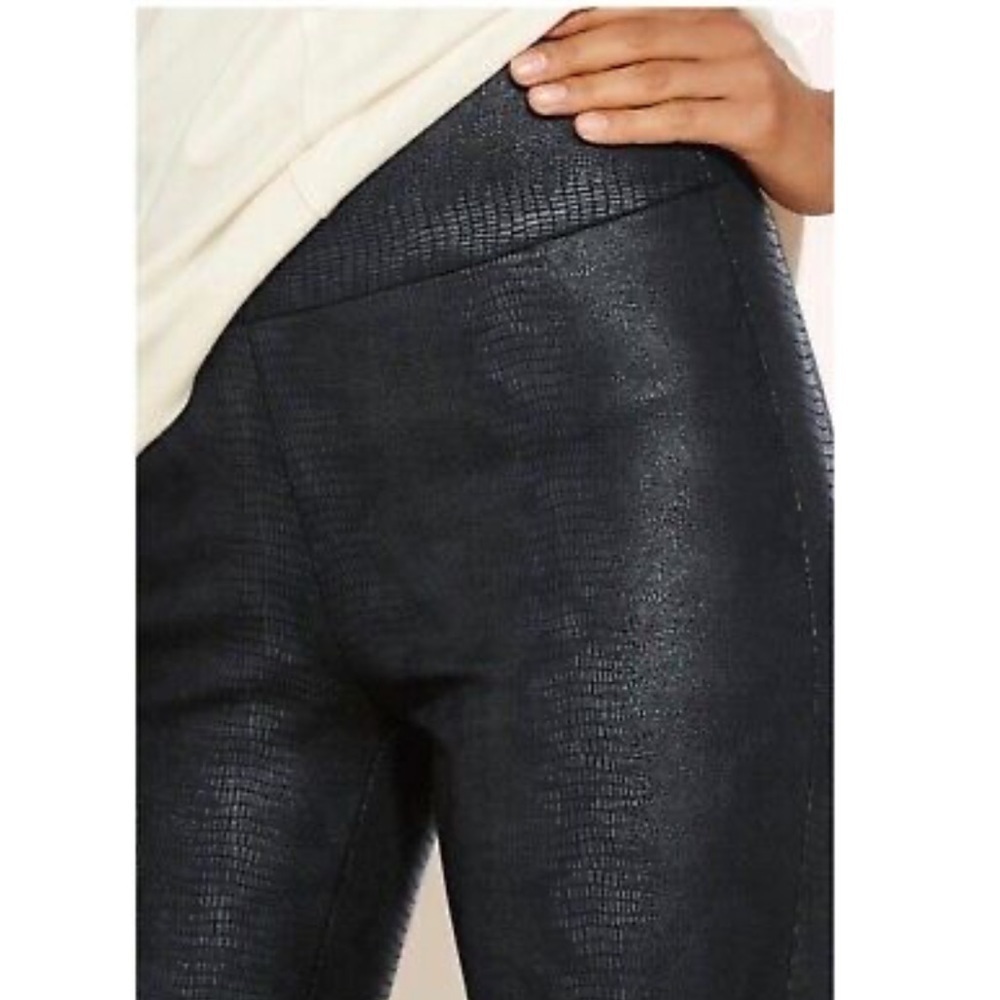 Soft Surroundings Black Snakeskin Metallic Leggings Pull On Stretch Small NWOT